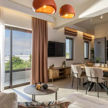 Ark Luxury Suite, Hot Tub & Sea Views, By Zantewize Tragaki