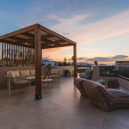 Ark Luxury Suite, Hot Tub & Sea Views, By Zantewize Tragaki