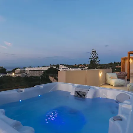 Ark Luxury Suite, Hot Tub & Sea Views, By Zantewize Tragaki