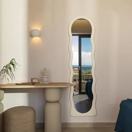 Ark Luxury Suite, Hot Tub & Sea Views, By Zantewize Tragaki