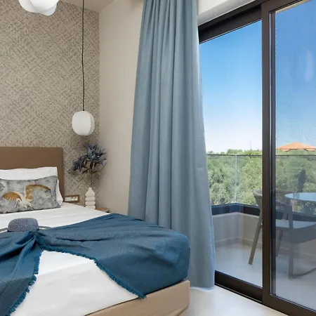 Ark Luxury Suite, Hot Tub & Sea Views, By Zantewize * Tragaki
