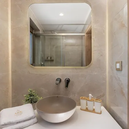Ark Luxury Suite, Hot Tub & Sea Views, By Zantewize