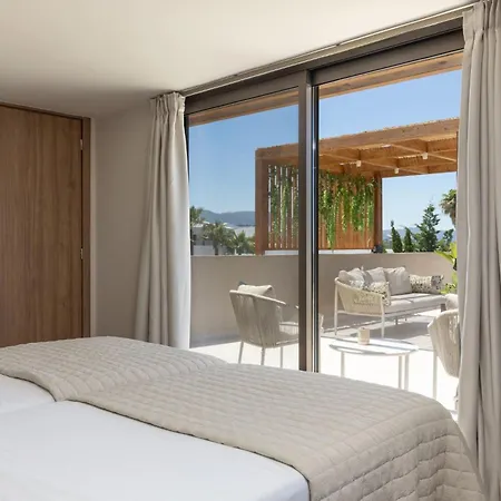 Ark Luxury Suite, Hot Tub & Sea Views, By Zantewize