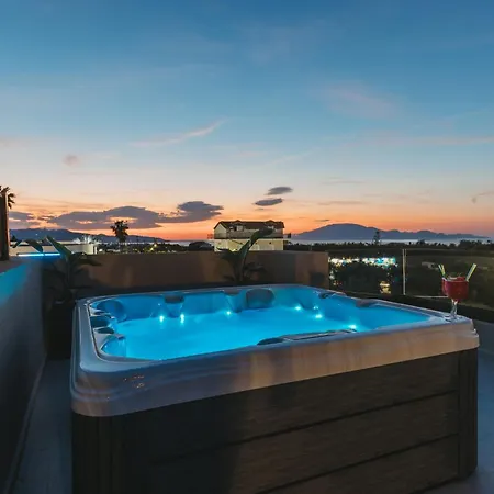 Ark Luxury Suite, Hot Tub & Sea Views, By Zantewize * Tragaki